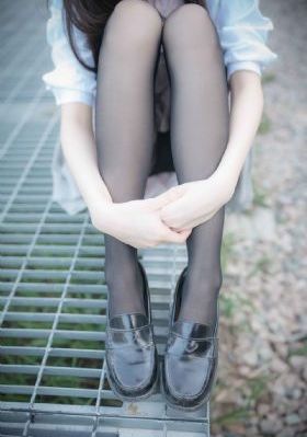 撕开她的乳罩慢慢揉视频