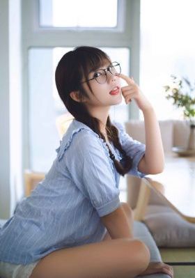 女大学生的沙龙