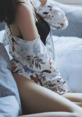 韩国电影出轨的女人