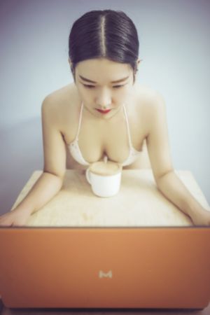 亚洲精品一区二区三区不