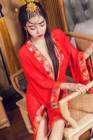 女同伦理片