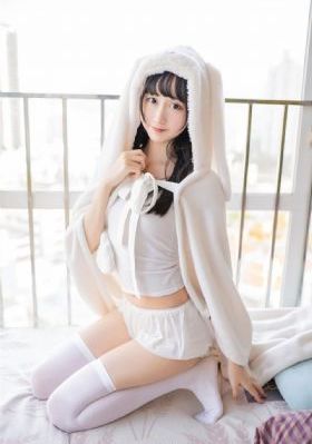 凌晨三点半看高清电视