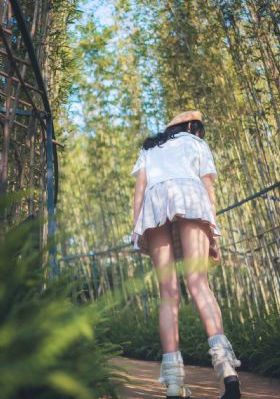 两对小夫妻同租一间房子
